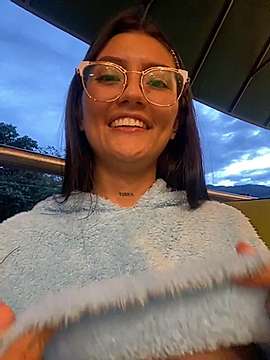 Sashua26 naked stripping on cam for live sex video chat