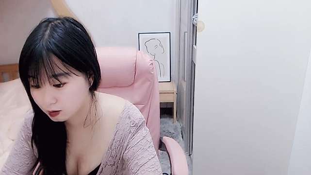 sunysweet naked stripping on cam for live sex video chat