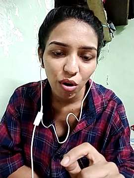 sweet–hart naked stripping on cam for live sex video chat