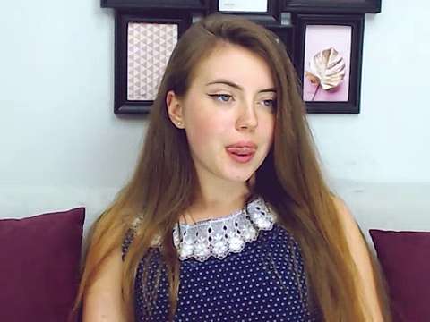 TaminaRey naked stripping on cam for live sex video chat