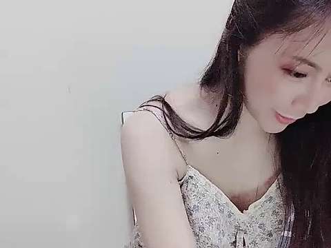 xinxin_ naked stripping on cam for live sex video chat