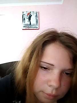 Zulia_Kiska naked stripping on cam for live sex video chat