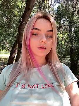 Bazuka_W naked stripping on cam for live sex video chat