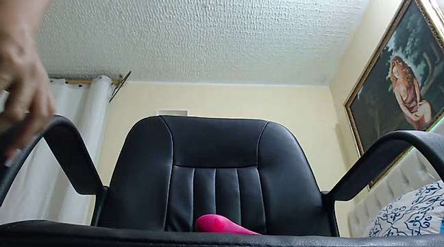 briyithh2 naked stripping on cam for live sex video chat
