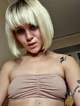 _cherrylady naked stripping on cam for live sex video chat