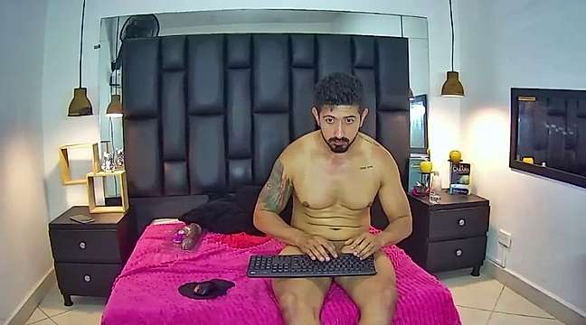 Couplexlovelatin naked stripping on cam for live sex video chat