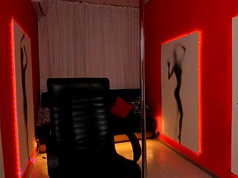 Holly_Evens naked stripping on cam for live sex video chat
