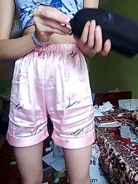 Julia_Starr naked stripping on cam for live sex video chat