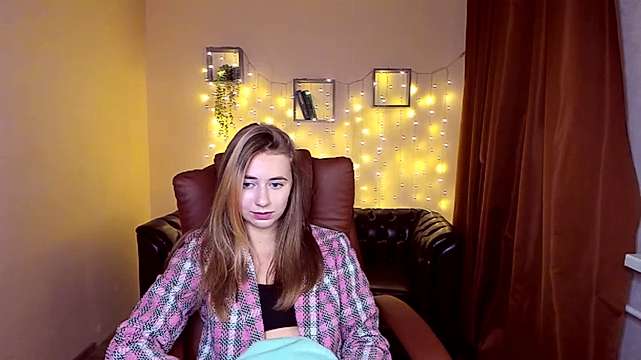 Kardi_D naked stripping on cam for live sex video chat