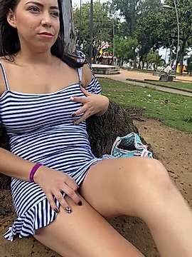 KARINA_WALKER_ naked stripping on cam for live sex video chat