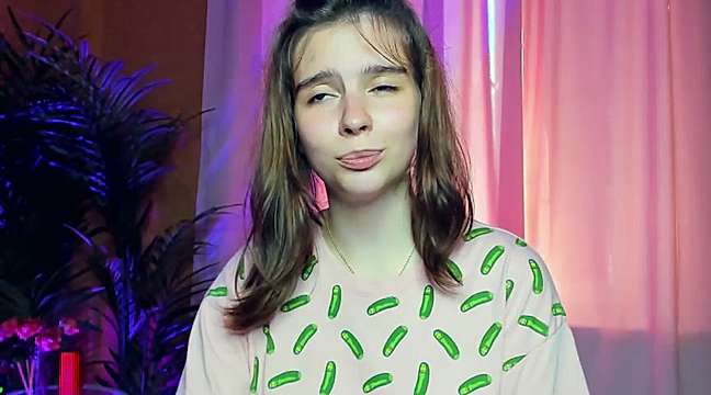 KasandraWest naked stripping on cam for live sex video chat
