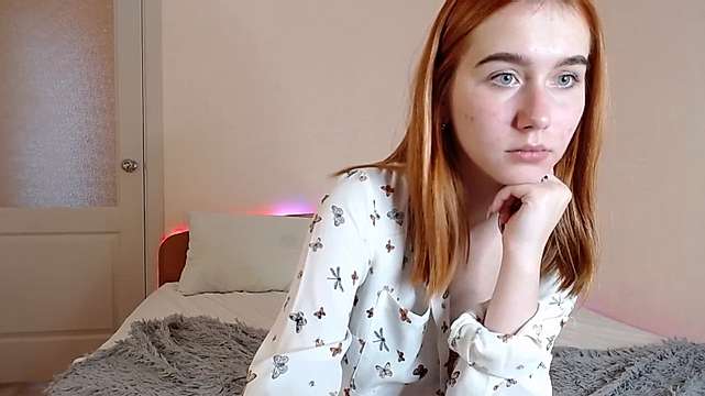 KiraCutee naked stripping on cam for live sex video chat