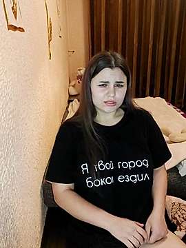 litte_princess naked stripping on cam for live sex video chat