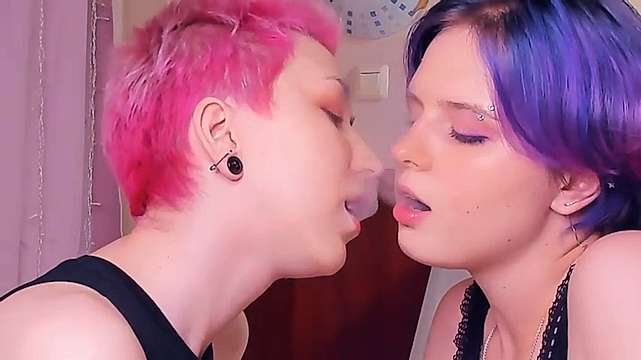 MariaMaloni naked stripping on cam for live sex video chat