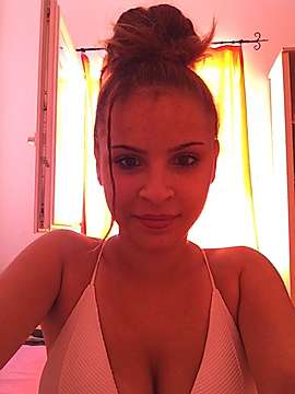 Nikibaby001 naked stripping on cam for live sex video chat