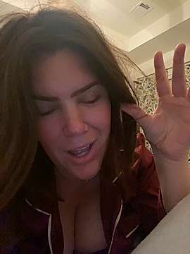 prettiestpinkpussy naked stripping on cam for live sex video chat