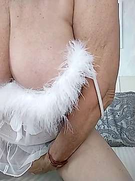 Samanta_blondy naked stripping on cam for live sex video chat