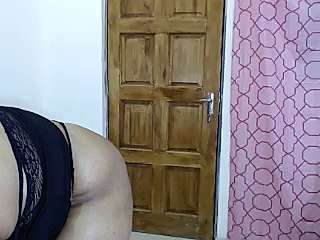 SUUNFLOWER99 naked stripping on cam for live sex video chat