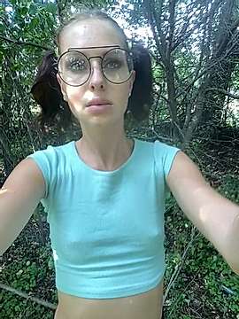Sweet-Emma-1 naked stripping on cam for live sex video chat