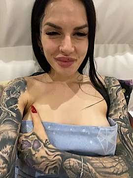 UniWeb naked stripping on cam for live sex video chat