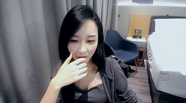 Wahahababy naked stripping on cam for live sex video chat