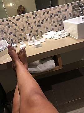 XolisileM naked stripping on cam for live sex video chat