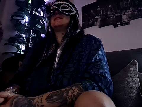 XxxZuckerpuppexxX naked stripping on cam for live sex video chat