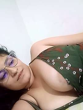 Aghnnes naked stripping on cam for live sex video chat