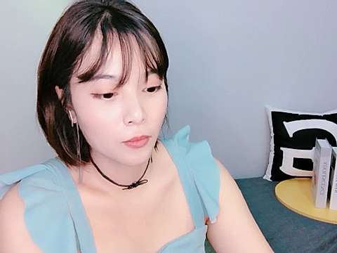 __Belle__ naked stripping on cam for live sex video chat