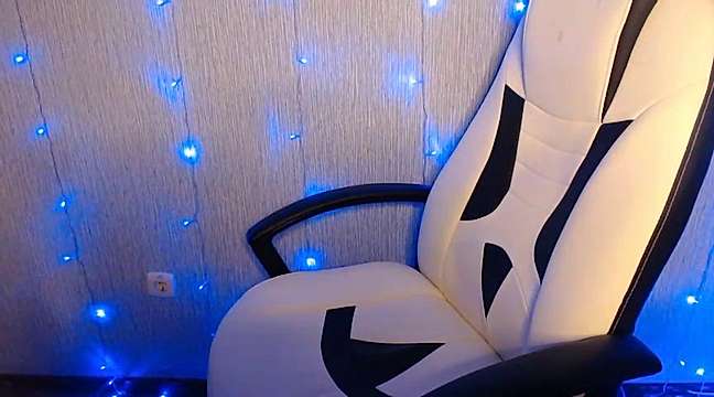 Cheky_bb naked stripping on cam for live sex video chat