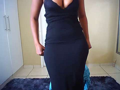 Curvy_Tia naked stripping on cam for live sex video chat