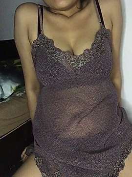 hottie-naughty naked stripping on cam for live sex video chat