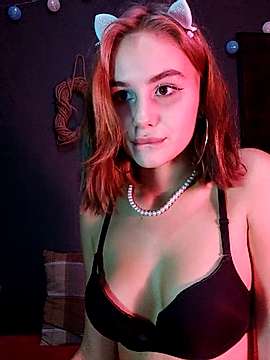 lilie_Blume naked stripping on cam for live sex video chat
