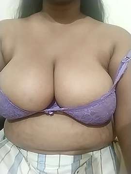 Lovely_angle naked stripping on cam for live sex video chat