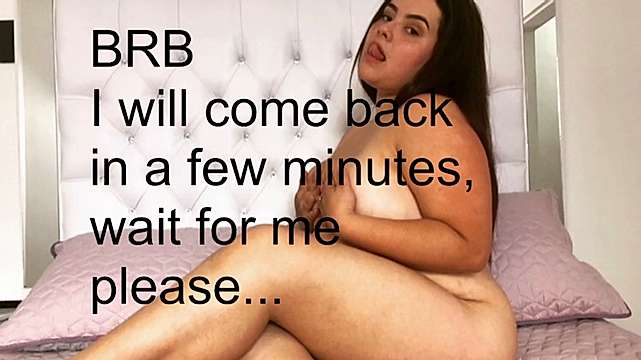 mia_dolly naked stripping on cam for live sex video chat
