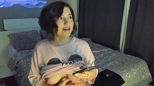 Paris_loveee naked stripping on cam for live sex video chat