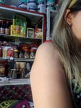sammyqueenx21 naked stripping on cam for live sex video chat
