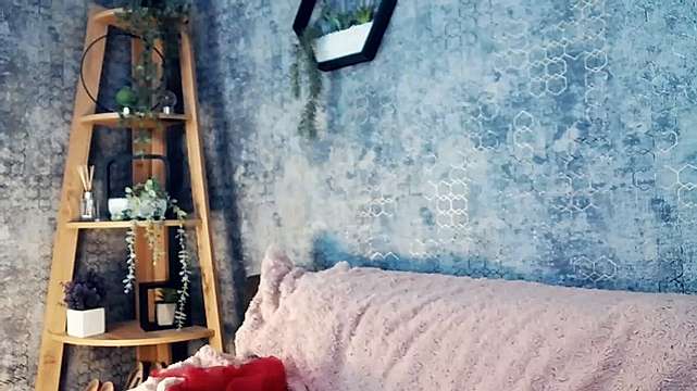 Stacey-Di naked stripping on cam for live sex video chat