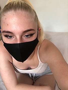 teen_lanalya naked stripping on cam for live sex video chat