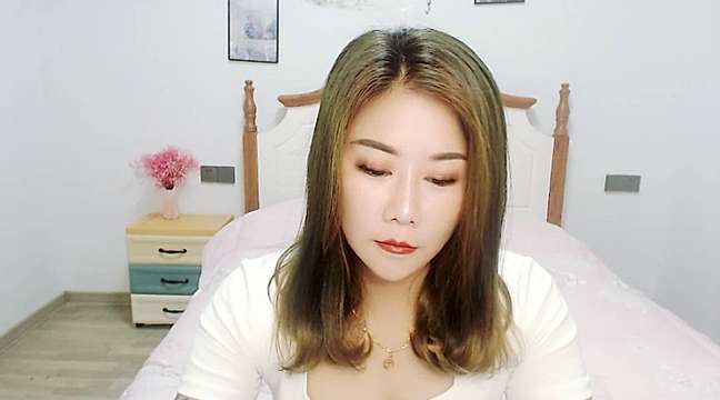 AK-LiLi naked stripping on cam for live sex video chat
