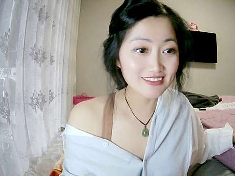 ___Amelia__ naked stripping on cam for live sex video chat