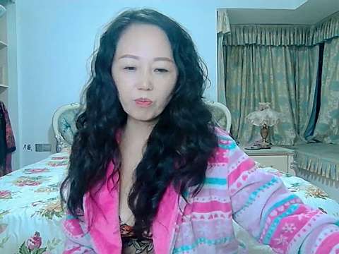 AmySun naked stripping on cam for live sex video chat