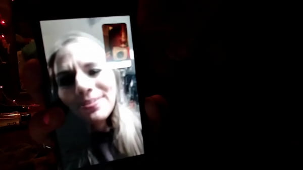 Crazy teen video calls her REAL MOM on first ever chaturbate stream