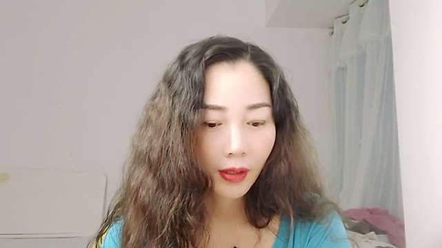 GoodGirl- naked stripping on cam for live sex video chat