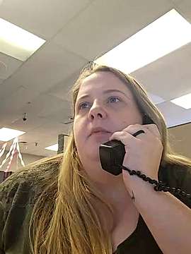 Hleigh327 naked stripping on cam for live sex video chat