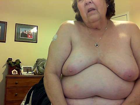 hotgrannypeg naked stripping on cam for live sex video chat