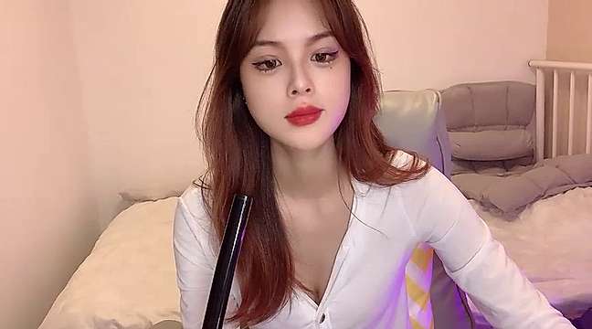 Insgirl_Yun naked stripping on cam for live sex video chat