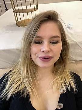 JenniferMills naked stripping on cam for live sex video chat