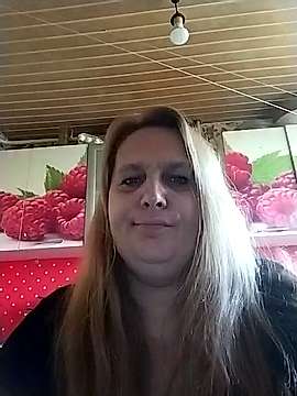 KristimatureXL naked stripping on cam for live sex video chat