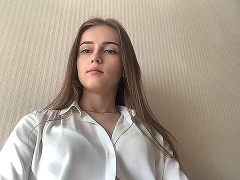 Litttleangeeel naked stripping on cam for live sex video chat